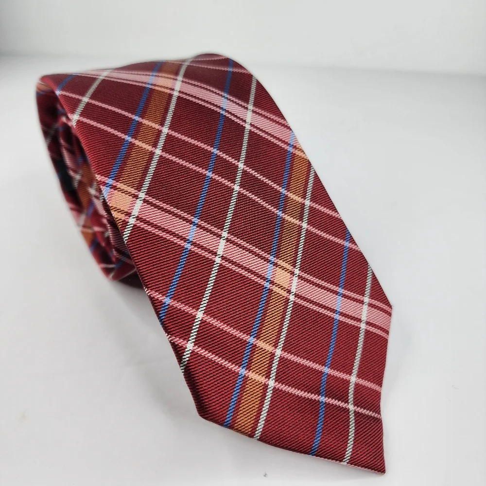 BANANA REPUBLIC Red Silk Plaid Tie.